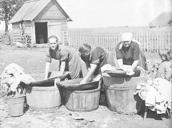 Photo by Balys Buračas of Women doing laundry, Lithuania, 1923.