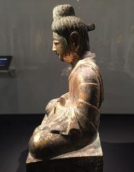 This Chinese Buddha figure shows surprisingly slumped posture. With a tucked pelvis slumping is the only relaxed option for sitting.